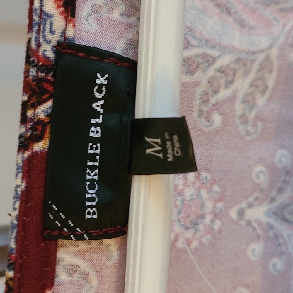 Buckle Top - Picture 5 of 7